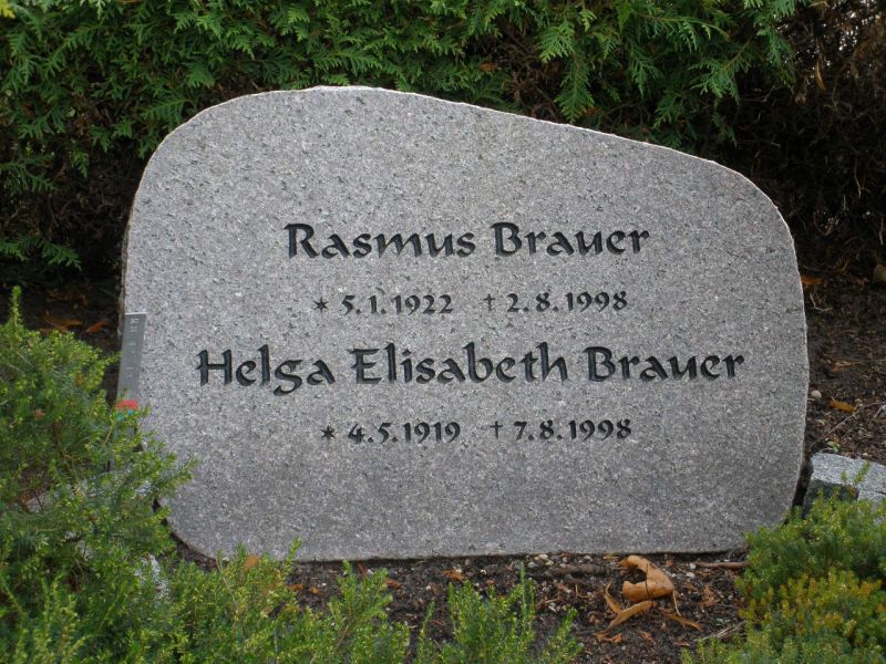 Helga Elisabeth  Brauer .JPG